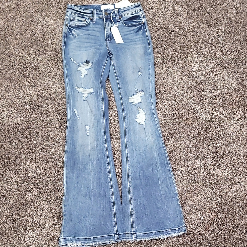 NEW - PETRA Distressed Blue Jeans 25x33